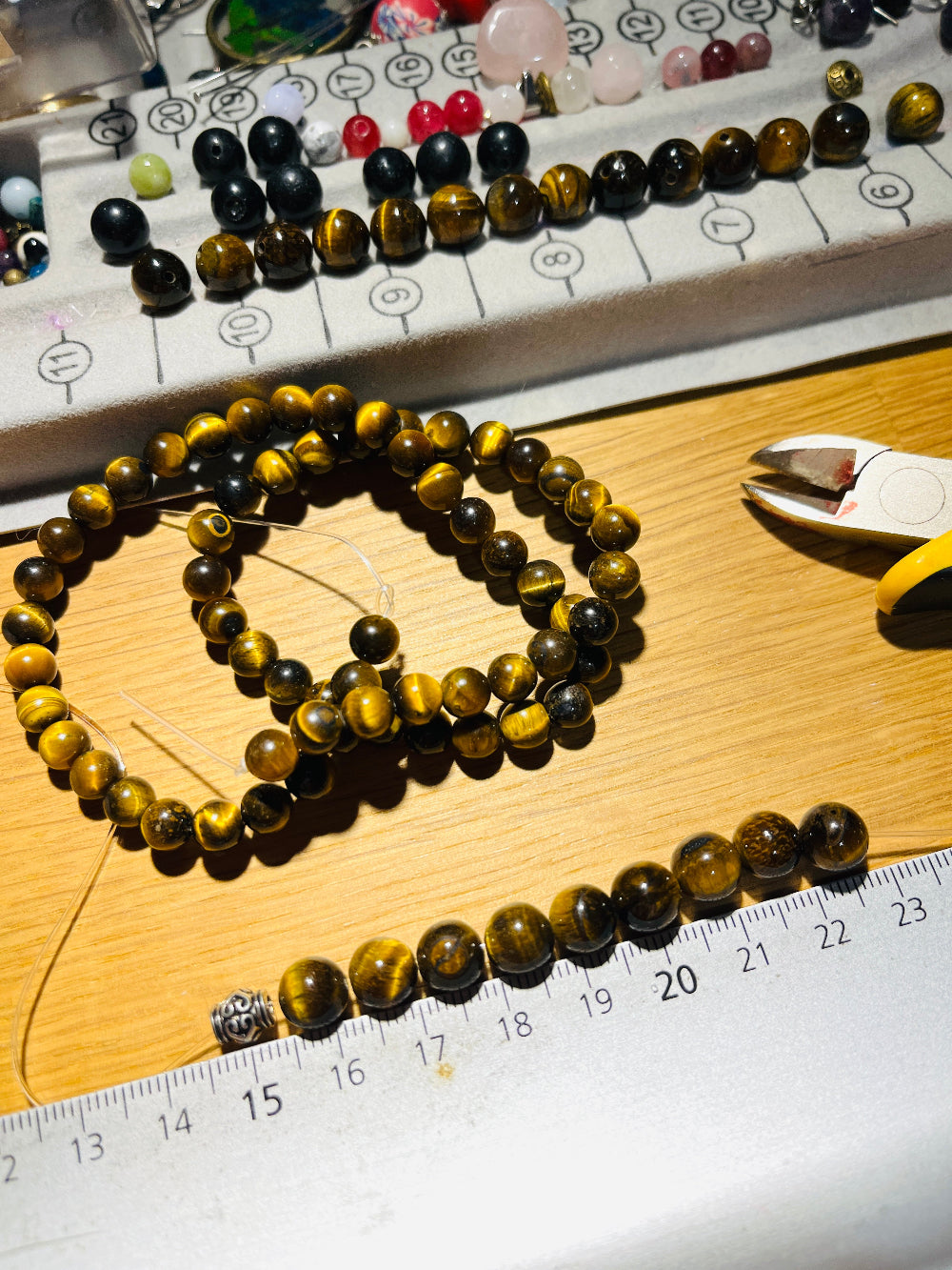 Atelier ceriz sur le gato création bijoux pierre