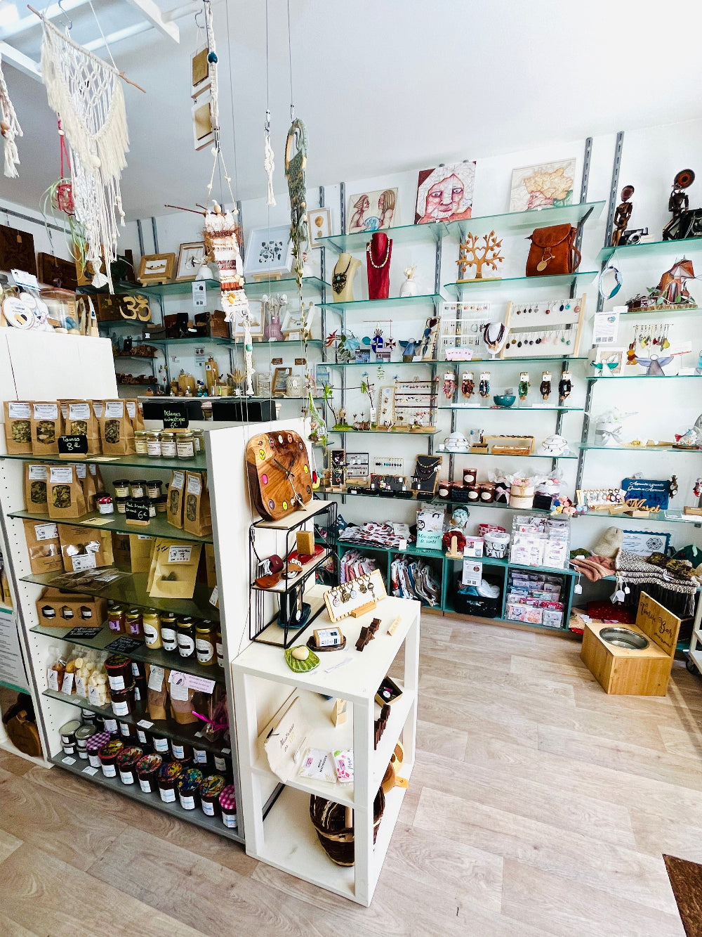 Loc'hall boutique d'artisans Fontenay trésigny 77