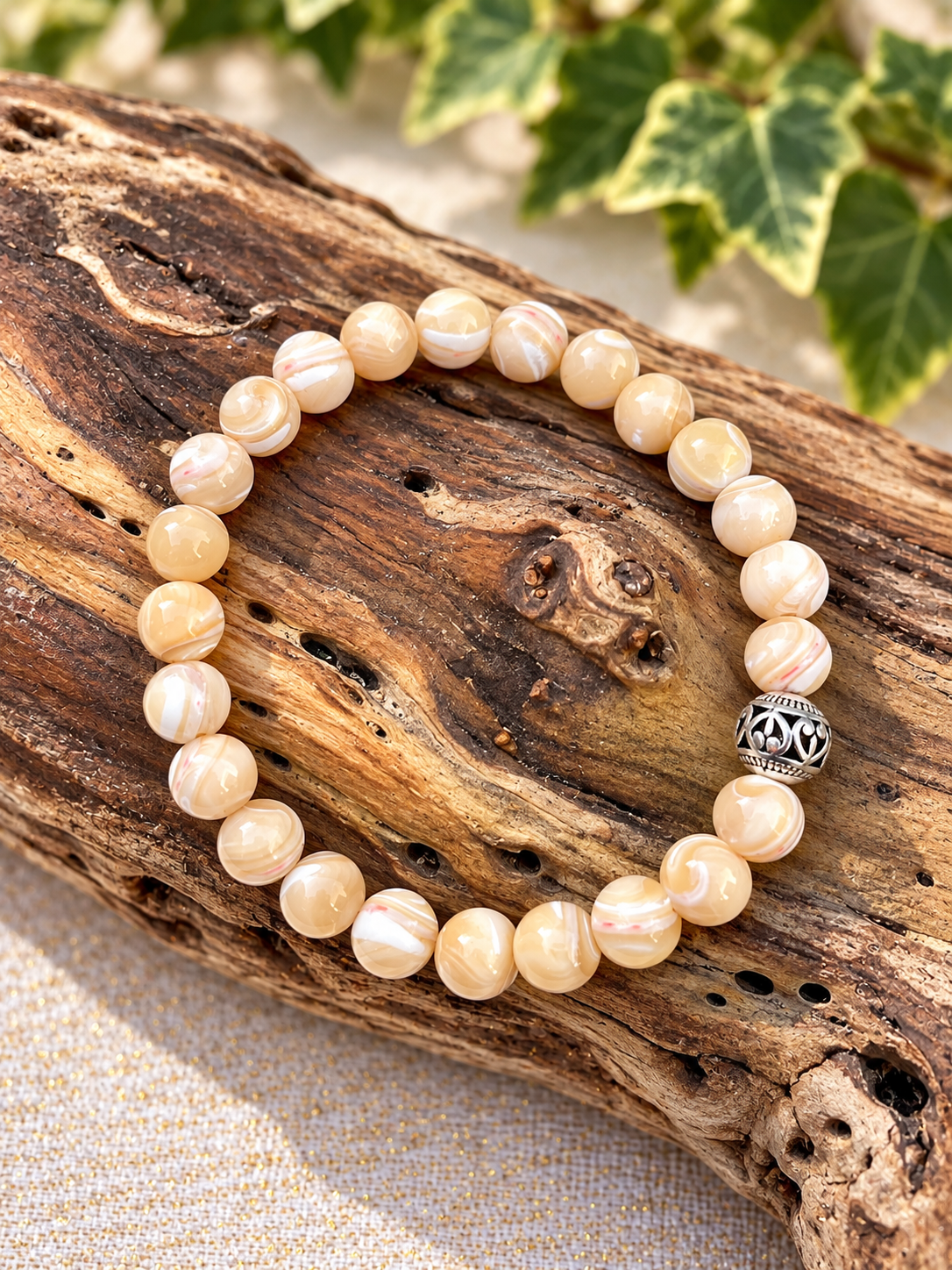 bracelet nacre doré ceriz sur le gato